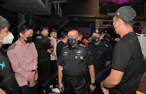 DATUK KAMARUL ZAMAN MAMAT