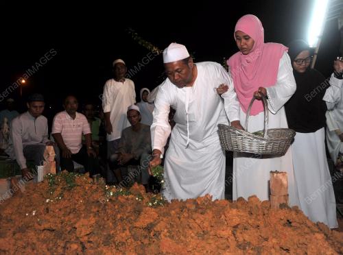 JB08_29122016_JENAZAH_KEBUMI