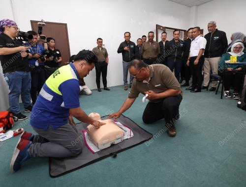 DATUK ONN HAFIZ GHAZI