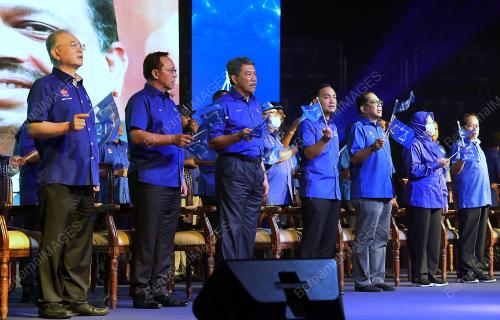 DATUK SERI MOHAMAD HASAN
