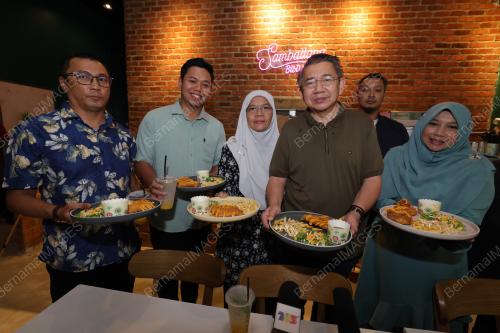 DATUK SERI SALAHUDDIN AYUB 