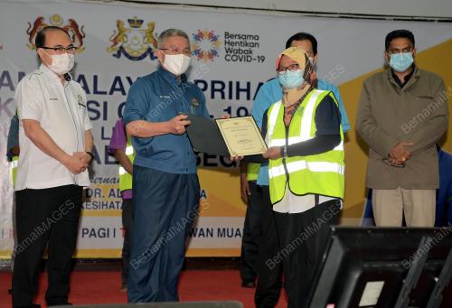 DATUK SERI DR ADHAM BABA