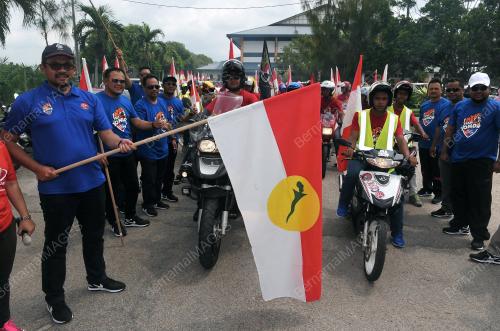 JB09_04052017_KONVOI_UMNO_BN201703052334