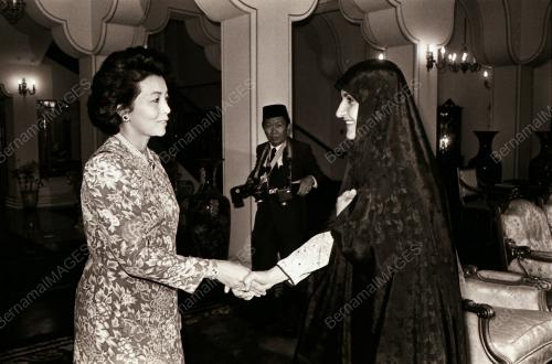 MAWAR DERMA CEK KEPADA MANGSA IRAN