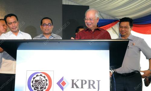 JB09_05122016_PM_LARKIN