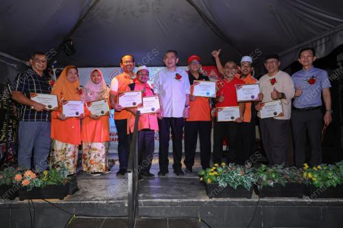 DATUK SERI SALAHUDDIN AYUB  