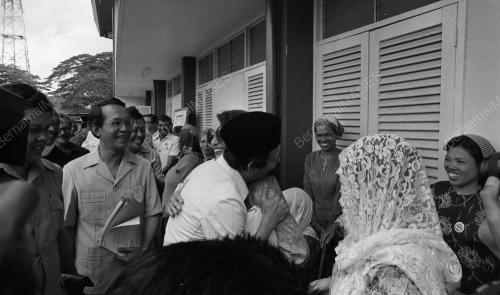 HARI PENAMAAN CALON