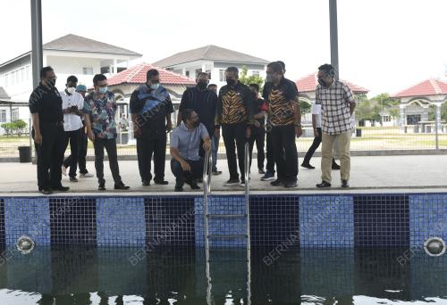 DATUK SERI AHMAD FAIZAL AZUMU