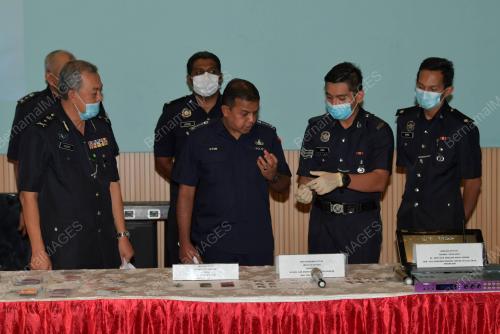DATUK AYUB KHAN MYDIN PITCHAY