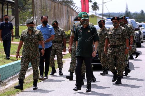 DATUK SERI ISMAIL SABRI YAAKOB