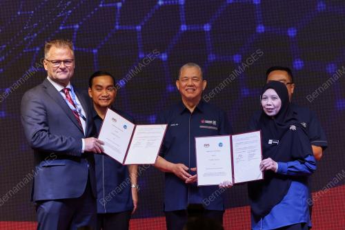 DATUK SERI FADILAH YUSOF
