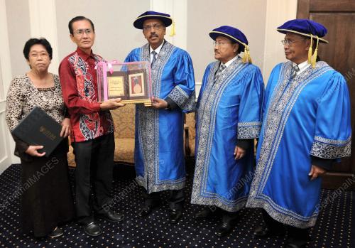 JB09_11102014_KONVO_UTHM