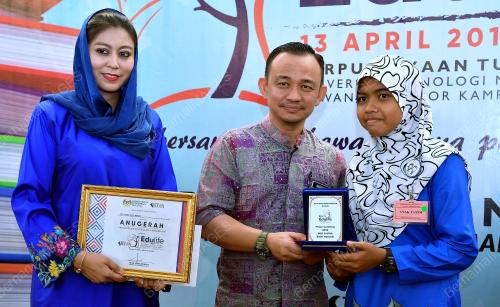 JB09_13042019_MASZLEE_BN201904116317
