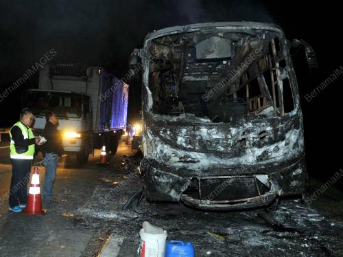 JB09_13052013_BAS_TERBAKAR