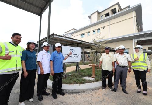 DATUK SERI AHMAD MASLAN