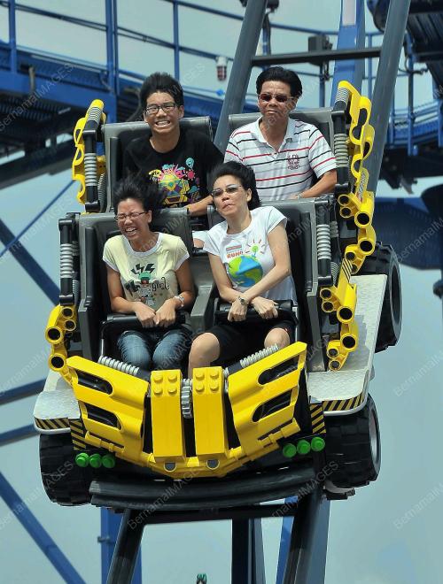 JB09_15092012_LEGOLAND_DIBUKA