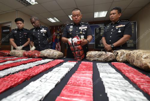 DATUK KAMARUL ZAMAN MAMAT