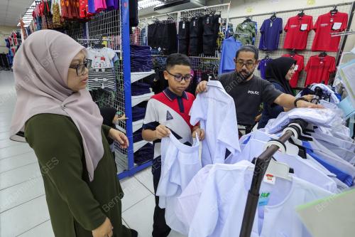 PERSIAPAN AKHIR KELENGKAPAN PERSEKOLAHAN