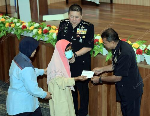 DATUK AYUB KHAN MYDIN PITCHAY