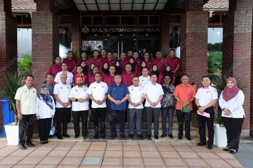 DATUK SERI SHAMSUL AZRI ABU BAKAR 