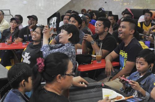 JB09_17122014_PIALA_AFF_SUZUKI