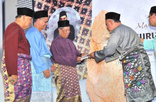 JB09_19052012_BUKU_MOH_YASSIN