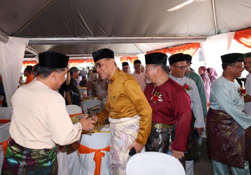DATUK SERI DR DZULKEFLY AHAMD