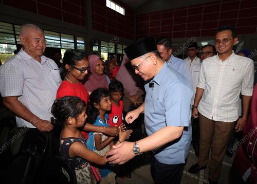 SENATOR DATUK DR MOHD NA'IM MOKHTAR