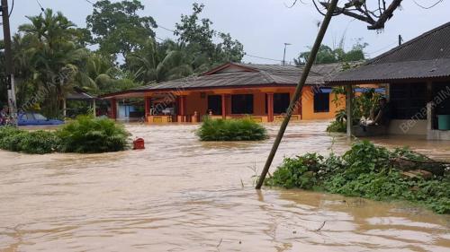 JB09_22102019_BANJIR_KILAT