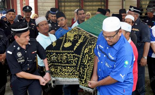 JB09_23032012_POLIS_MAUT