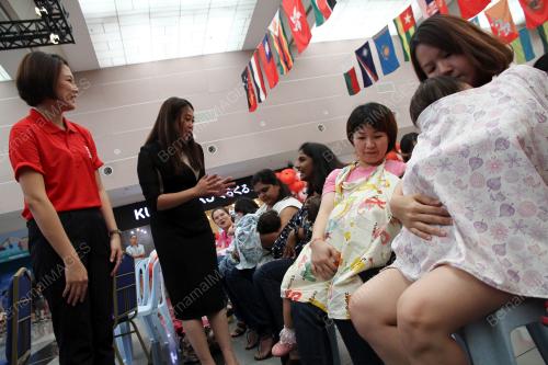 JB09_23092018_BREASTFEEDING