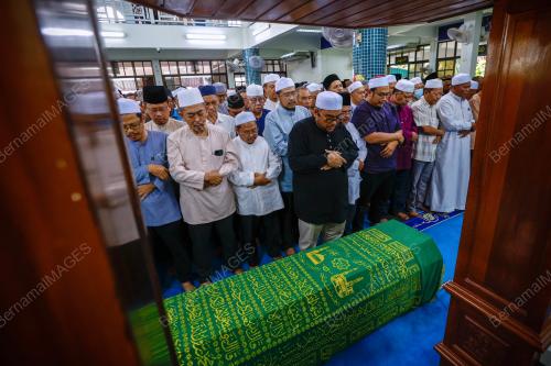 DATUK SERI SALAHUDDIN AYUB