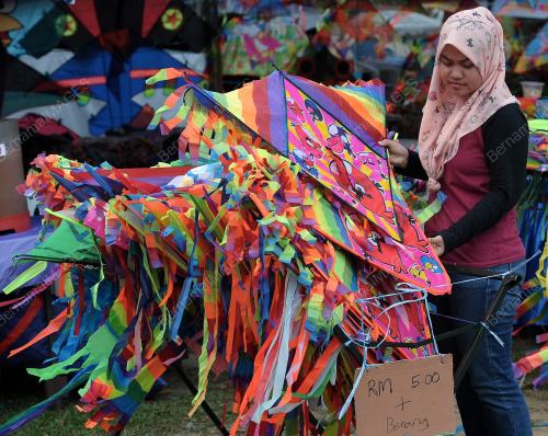 JB09_25022015_LAYANG-LAYANG