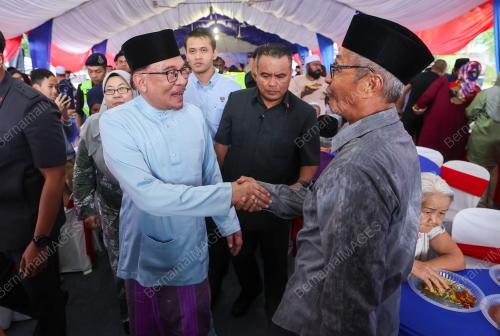 PERDANA MENTERI HADIR KENDURI RAHMAH & PENYERAHAN BAKUL RAHMAH
