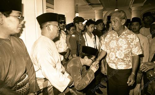 SULTAN JOHOR MENGADAKAN RUMAH TERBUKA