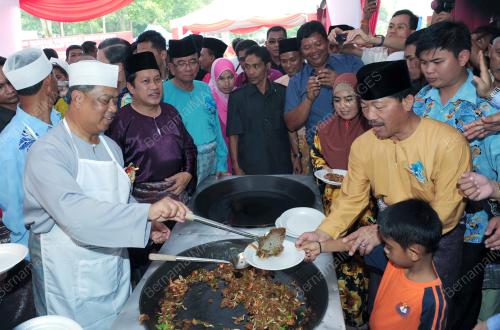 TAN SRI MUHYIDDIN YASSIN