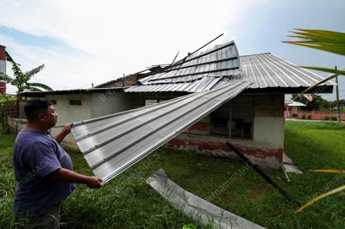 RUMAH_RIBUT