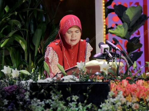 JB10_04062012_AL_QURAN