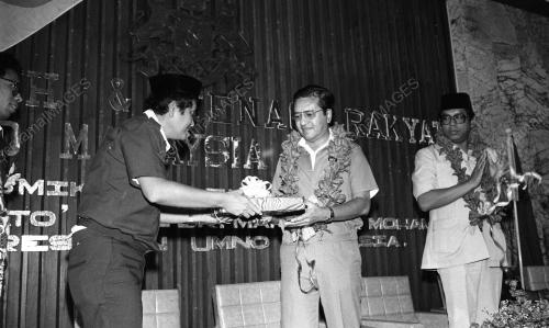 JB10_05031983_SEMINAR_BURUH