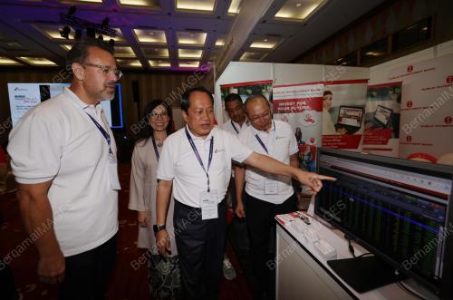 DATUK SERI AHMAD MASLAN