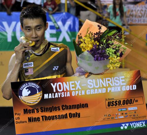 JB10_06052012_BADMINTON