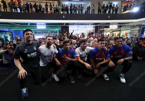 PASUKAN BOLASEPAK JOHOR DARUL TA'ZIM