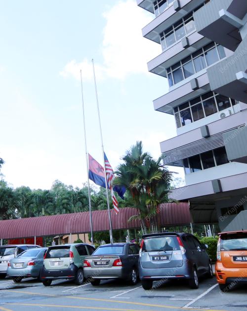 JB10_06122015_BENDERA