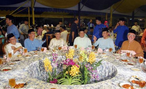 MOHD NAJIB TUN ABDUL RAZAK