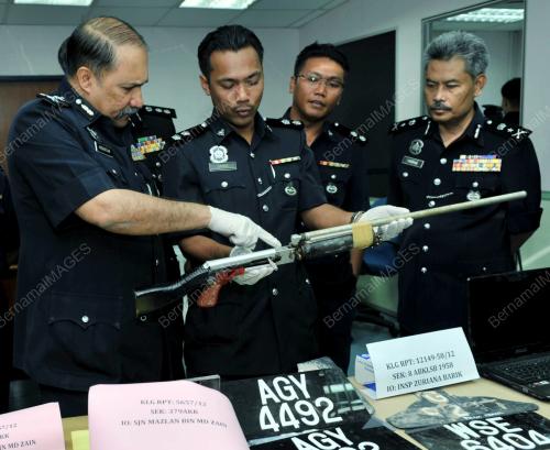 JB10_09102012_MOTOSIKAL_CURI