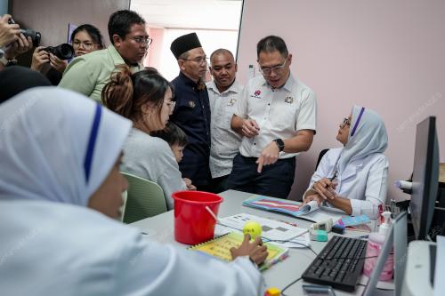 JB10_09122025_KLINIK_PASAR