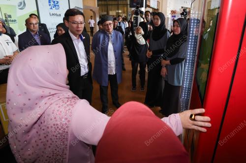 DATUK HANIFAH HAJAR TAIB 