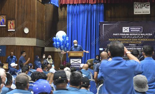 DATUK SERI HAMZAH ZAINUDIN