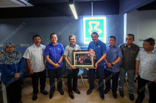 FAHMI FADZIL