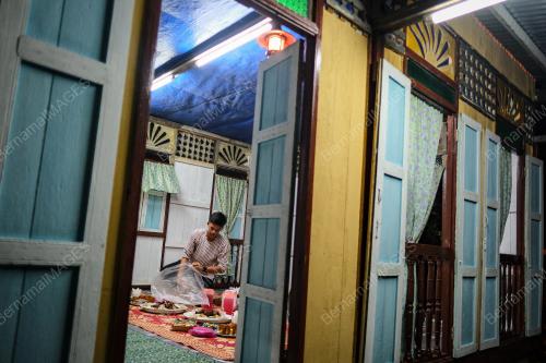 TRADISI NASI AMBENG